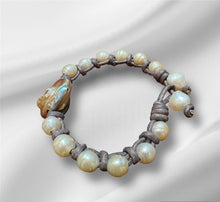 Load image into Gallery viewer, Women’s Natural Pearls on genuine leather bracelet
