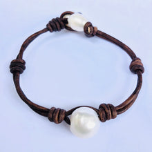 Load image into Gallery viewer, Women&#39;s white freshwater pearl bracelet with brown leather
