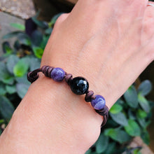 Load image into Gallery viewer, Women&#39;s AAA grade Brazilian amethyst with polished black onyx on brown natural leather bracelet
