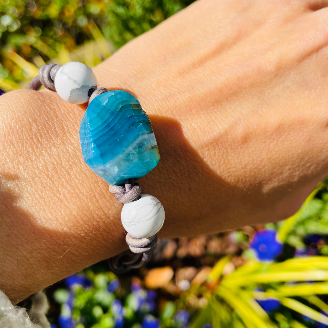 Women’s Natural Blue Lace Agate and Howlite on genuine leather bracelet