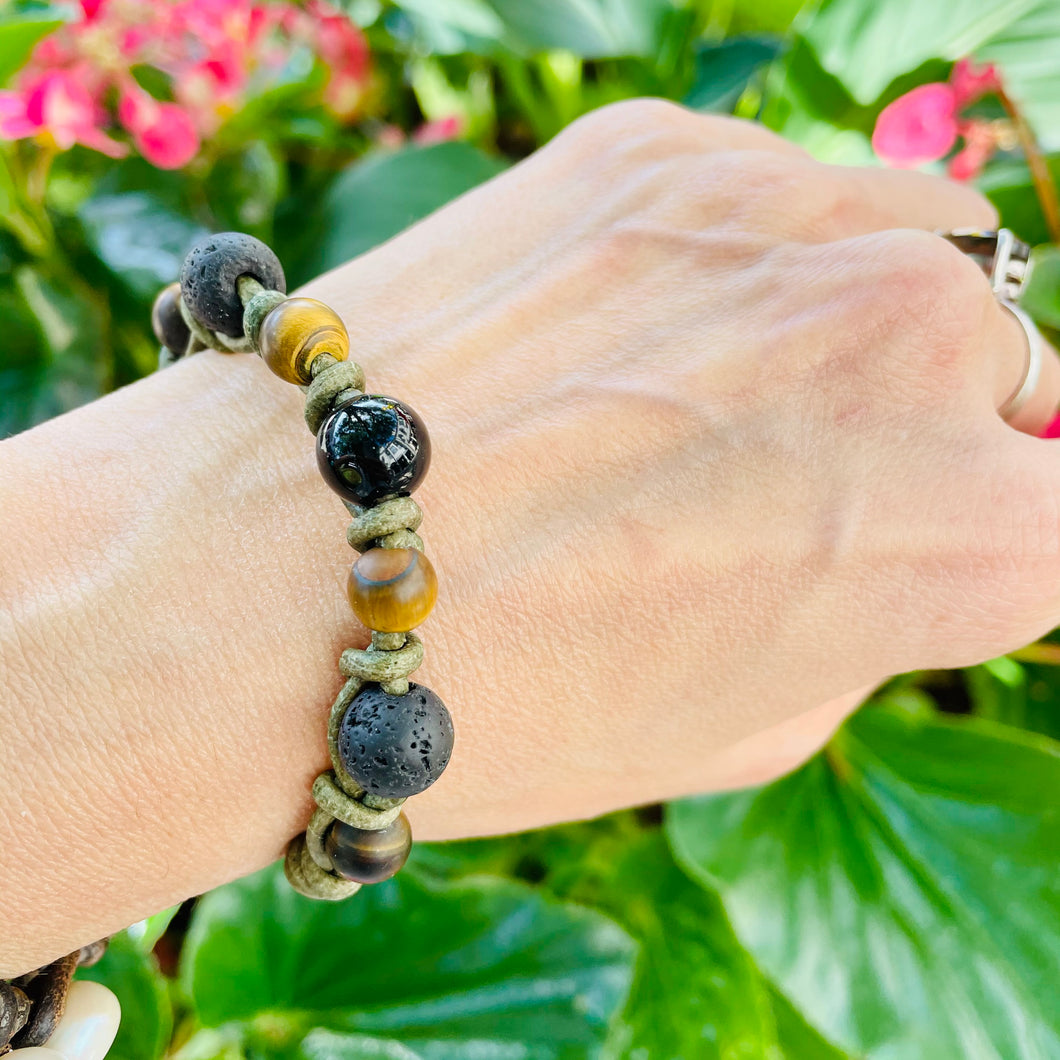 Women’s Natural Tigers Eye and Onyx bracelet