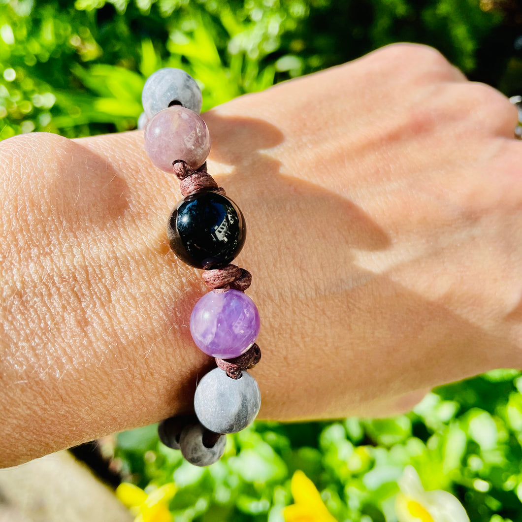 Women’s Natural Black Onyx, Amethyst and Leopard Skin Agate on genuine brown leather bracelet