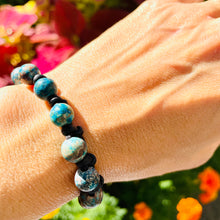 Load image into Gallery viewer, Women’s natural Apatite on genuine leather Mala style bracelet
