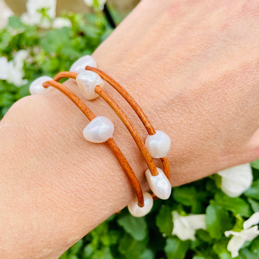 Women’s Natural White Pearls on genuine light brown leather bracelet